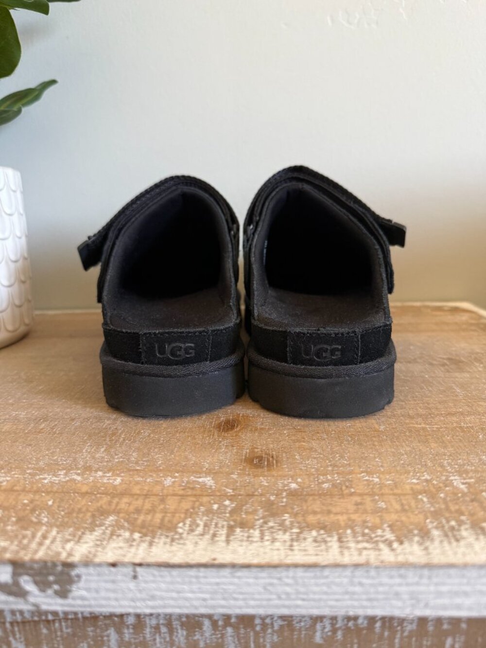UGG Goldenstar Clogs : 8 - Picture 3 of 5